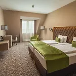 Otel Greenfield Golf & 4*