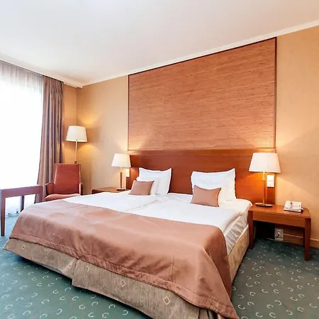 Greenfield Golf & Hotel Buk