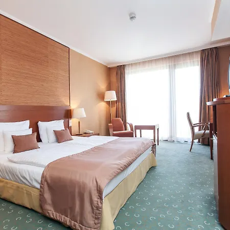 Hotel Greenfield Golf & Bük