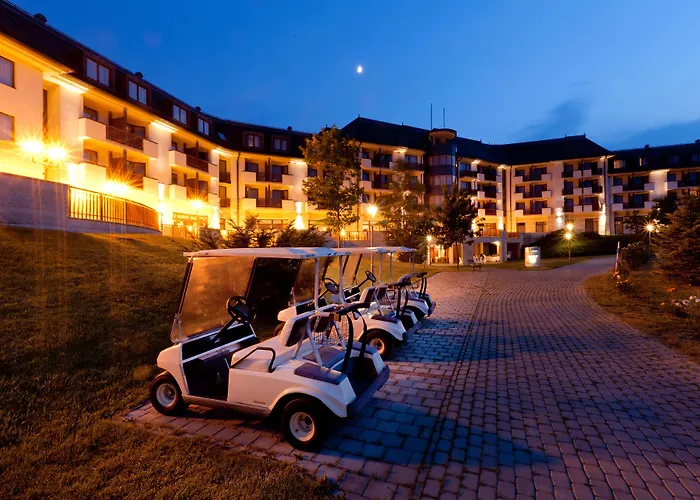 מלון Greenfield Golf & 4*