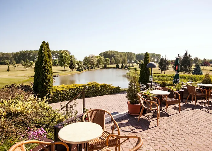 Greenfield Golf & Bük